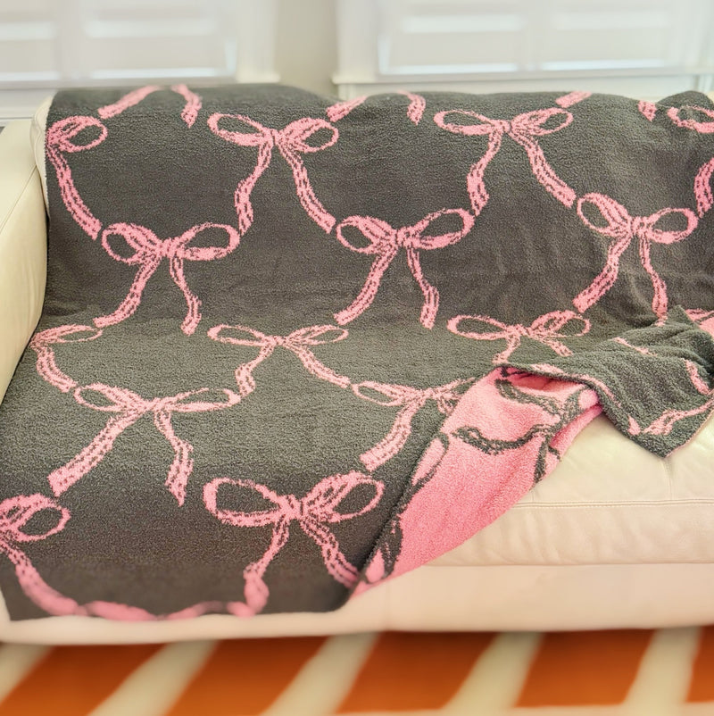 Bow Scalloped Coziest Blanket - Lacatang Shop